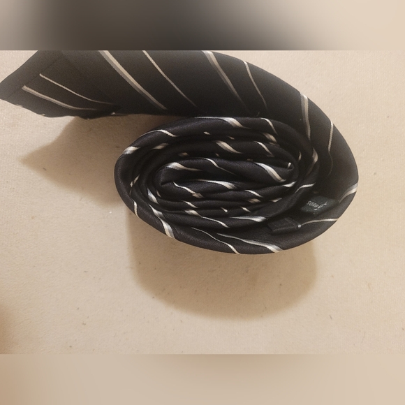 Hudson Room Necktie 100% Silk Black, White & Gray Made Italy - Picture 8 of 8